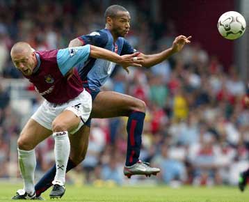 Κράτησε το αήττητο η Λίβερπουλ, έχασε βαθμό η Αρσεναλ