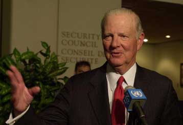 Η Ουάσινγκτον χρειάζεται συμμάχους στην επίθεση κατά του Ιράκ, προειδοποιεί ο Μπέικερ