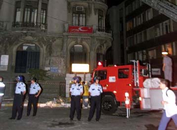 Βομβιστική επίθεση χωρίς θύματα σε γραφεία του κόμματος του Μπαχτσελί στην Κων/πολη