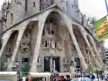 Γραμματόσημο για τα 150 χρόνια από τη γέννηση του Γκαουντί θα εκδώσει η Ισπανία