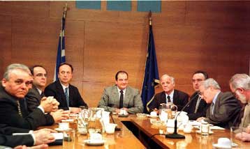 «Πυρά» Καραμανλή κατά της κυβέρνησης έπειτα από συνάντησή του με τους πρυτάνεις