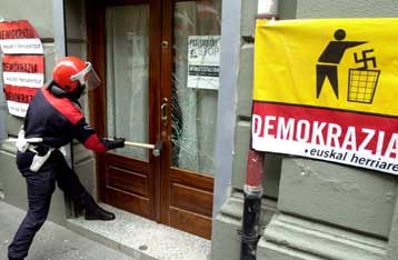 Οι Βάσκοι αυτονομιστές δεν πτοούνται από την απαγόρευση του Μπατασούνα