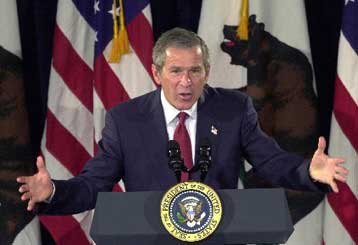 Οι ΗΠΑ επιχειρούν να ξαναγράψουν τη διεθνή νομοθεσία για τον πόλεμο, λένε νομικοί