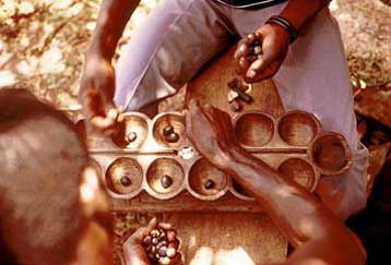 Τις βέλτιστες επιλογές σε ένα αρχαίο αφρικάνικο παιχνίδι βρήκαν Ολλανδοί επιστήμονες