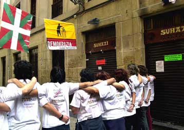 Το κλείσιμο των γραφείων του Μπατασούνα στο εξωτερικό ζητά η ισπανική Δικαιοσύνη