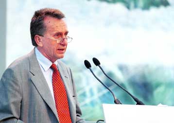 Σκληρή απάντηση Δρυ στον Καραμανλή για τις αποζημιώσεις των αγροτών