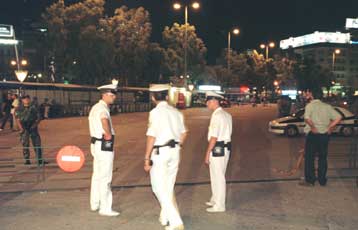 Υπήρχε και τρίτο άτομο στην έκρηξη στον Πειραιά, υποστηρίζει αυτόπτης μάρτυρας