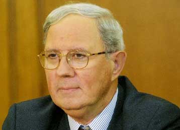 Στο 3,5% θα αναθεωρηθεί πιθανώς η αύξηση του AEΠ το 2002