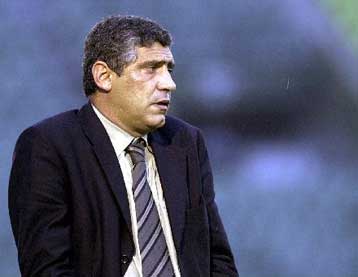 Aνέλαβε την ευθύνη ο Σάντος, τον στήριξε ο Βαζέχα