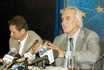 Στο ευρώ αποδίδει ο υπουργός Ανάπτυξης το κύμα ανατιμήσεων στην αγορά