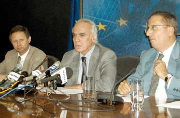 Αναφαίρετο το δικαίωμα των καταναλωτών να αντιδράσουν, σχολιάζει ο υπουργός Ανάπτυξης