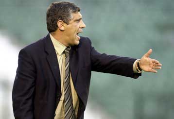 Διοίκηση και παίκτες του ΠΑΟ στηρίζουν τον Φερνάντο Σάντος