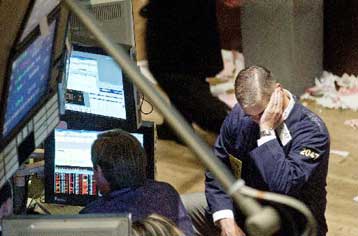 Πάνω από τα 99 σεντς «σκαρφαλώνει» το ευρώ