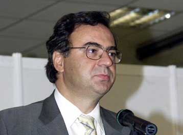 Ο πληθωρισμός δεν οφείλεται στα τιμολόγια των ΔΕΚΟ, τονίζει ο Νίκος Χριστοδουλάκης