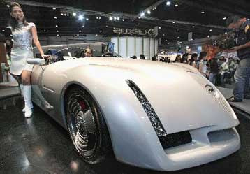 Πτώση 33% σημείωσαν οι πωλήσεις αυτοκινήτων τον Αύγουστο