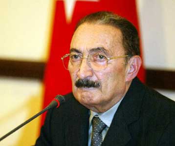 Προκλητικός ο Ετζεβίτ ζητά από την ΕΕ να διακόψει τις σχέσεις της με την Κύπρο