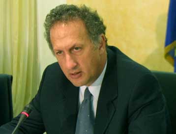 Την παραίτηση του γγ Πολιτικής Προστασίας ζήτησε ο υπουργός Εσωτερικών