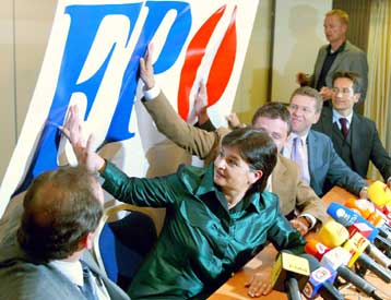 Οι εσωκομματικές διαμάχες στο κόμμα του Χάιντερ απειλούν την κυβέρνηση της Αυστρίας