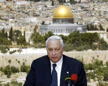 Φως στην άκρη του τούνελ βλέπει για πρώτη φορά ο Σαρόν