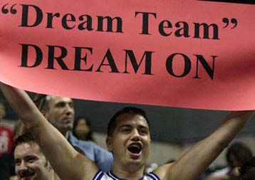 Δεύτερη ήττα για τις ΗΠΑ στο Μουντομπάσκετ – Οι Σέρβοι νίκησαν με 81-78 τους Αμερικάνους