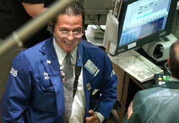 Σημαντικά κέρδη σημειώνει η Γουόλ Στριτ την Παρασκευή μετά τη μείωση της ανεργίας