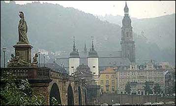 Συνελήφθη στη Γερμανία Τούρκος που κατείχε μεγάλη ποσότητα εκρηκτικών