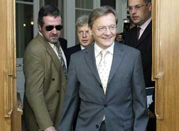 Σε πρόωρες εκλογές οδηγείται η Αυστρία έπειτα από την παραίτηση τριών υπουργών