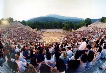 Πέθανε ο Γιώργος Τσιπλάκος, υπεύθυνος του Ελληνικού Φεστιβάλ στο θέατρο της Επιδαύρου