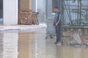 Σοβαρά προβλήματα στο νομό Ηρακλείου από την ξαφνική νεροποντή