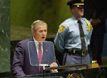 Αυστηρή προειδοποίηση προς το Ιράκ απηύθυνε από το βήμα του ΟΗΕ ο Τζορτζ Μπους