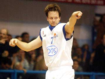 Τον Γιαννουζάκο απέκτησε η ομάδα μπάσκετ του Ολυμπιακού