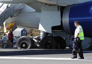 Πορτογαλικό αεροσκάφος με 222 επιβάτες εμποδίστηκε να προσγειωθεί στη Νέα Υόρκη