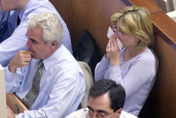 Με απώλειες 1,87% σε νέο χαμηλό έτους έκλεισε το ΧΑΑ την Παρασκευή