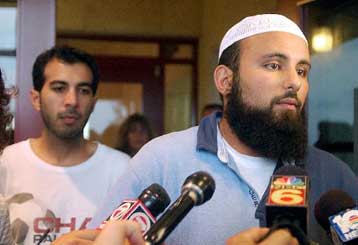 Ελεύθεροι οι άνδρες που συνελήφθησαν στις ΗΠΑ ως ύποπτοι για τρομοκρατική επίθεση