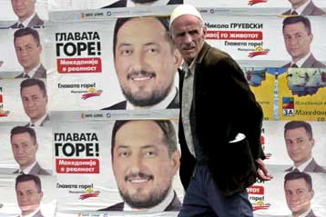 Νέα επεισόδια με ένα νεκρό Αλβανό στην ΠΓΔΜ λίγες ώρες πριν ανοίξουν οι κάλπες