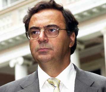 Mέτρα προστασίας της οικονομίας αναζητά η κυβέρνηση λόγω της δυσμενούς συγκυρίας