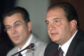 Να απαντηθούν όλα τα ερωτήματα στην υπόθεση της τρομοκρατίας, ζήτησε ο Κ.Καραμανλής