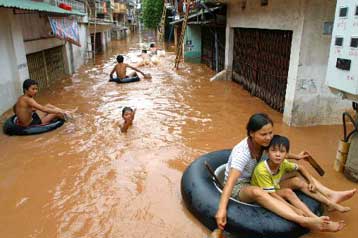 Τουλάχιστον 48 οι νεκροί από πλημμύρες που πλήττουν το Βιετνάμ