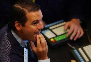 Σε αρνητικό έδαφος η Γουόλ Στριτ στο άνοιγμα της Δευτέρας