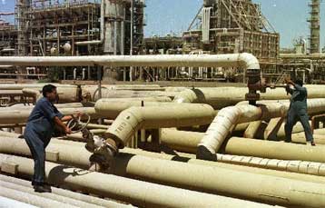 Υποχωρεί το πετρέλαιο καθώς το Ιράκ ανοίγει τις πόρτες στους επιθεωρητές του ΟΗΕ