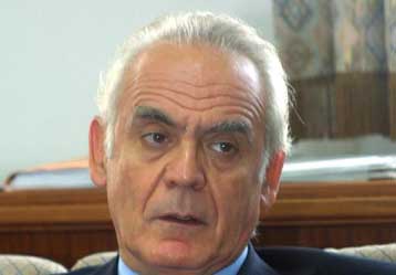 Την επιβολή πλαφόν στις τιμές των καυσίμων εξετάζει το υπουργείο Ανάπτυξης