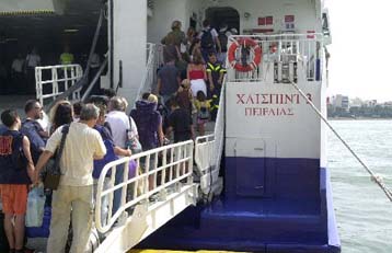 Εκπτώσεις σε όσους μετακινηθούν με πλοία για τις εκλογές ανακοίνωσε το ΥΕΝ