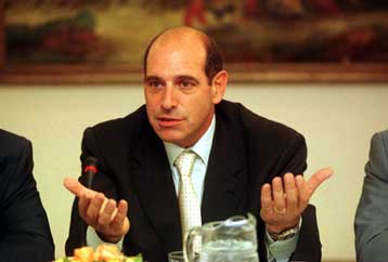 «Ναι» στη μάχη κατά του πληθωρισμού αλλά με απελευθέρωση της αγοράς, τονίζει ο ΣΕΒ