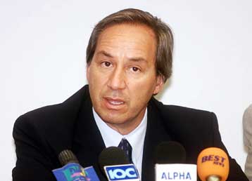 Αναστολή των αυξήσεων στα τιμολόγια των ΔΕΚΟ και στα τέλη κυκλοφορίας ζητά η ΝΔ