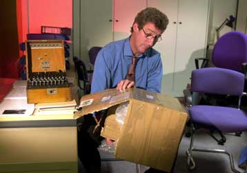 Αλλάζουν πόστο για 24 ώρες οι εργαζόμενοι στο BBC