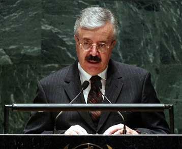 Εξουσιοδότηση από το Κογκρέσο για προσφυγή στη βία κατά του Ιράκ ζήτησε ο Μπους