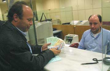 Στo 20% του ΑΕΠ αυξήθηκαν οι οφειλές για στεγαστικά και καταναλωτικά δάνεια