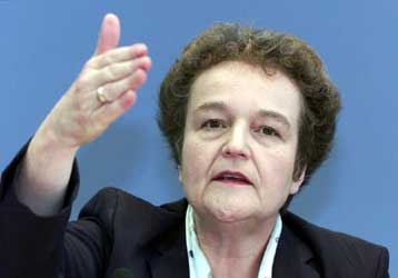 Αναδιπλώνεται η Γερμανίδα υπ.Δικαιοσύνης για τα περί ομοιότητας του Μπους με τον Χίτλερ