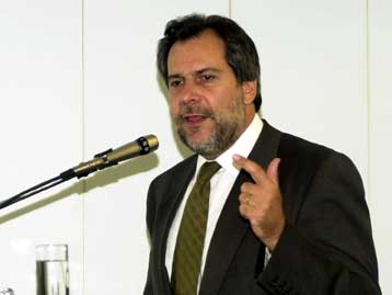 Επίθεση Παπουτσή κατά Αβραμόπουλου, Μπακογιάννη και ΝΔ – «Βλέπει» νίκη στο Β γύρο