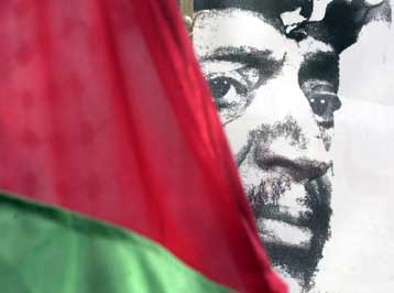 Είμαστε έτοιμοι για ειρήνη, όχι για συνθηκολόγηση, διαμηνύει ο Γιασέρ Αραφάτ